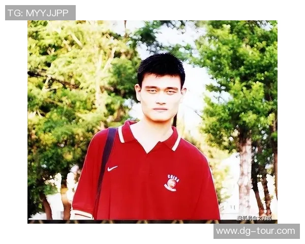 范甘迪与姚明重聚篮球场回忆往昔共话梦想与未来