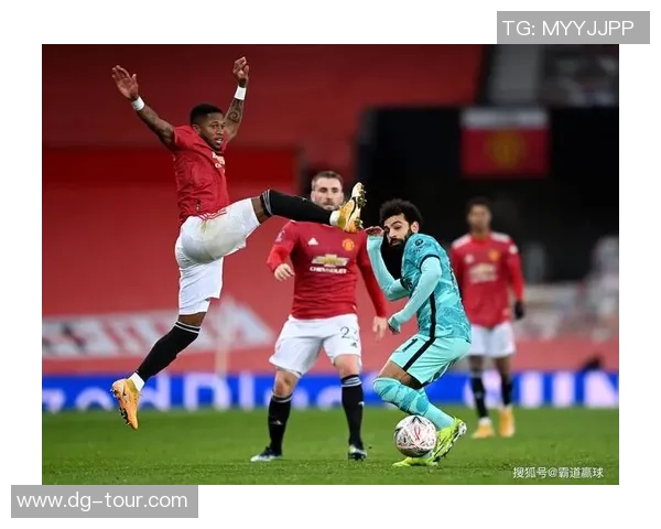 世界杯精彩对决曼城与里昂激战成和红牌事件引发全场热议 世界杯精彩对决曼城与里昂激战成和红牌事件引发全场热议