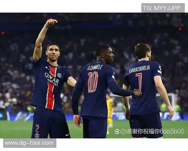 德甲焦点战：里昂与巴黎圣日耳曼激战成和引发全场热议