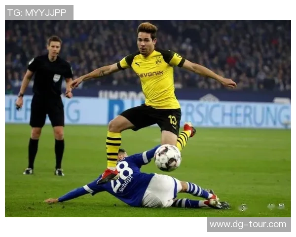 意甲激战：多特蒙德与波尔图战成平局红牌事件引发全场热议