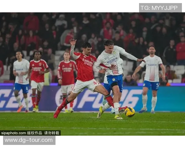 中超热战巴萨狂胜本菲卡四球零封引发全场热议与焦点分析