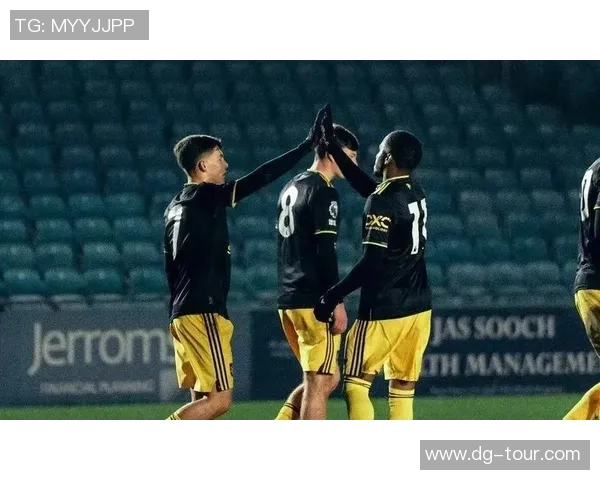 国王杯惊现逆转大戏国米3-2热刺红牌争议引发全场沸腾